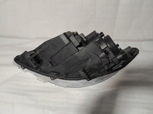 Laden Sie das Bild in den Galerie-Viewer, Frontscheinwerfer Mercedes-Benz Sprinter A9109060500 Links Headlight