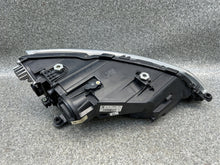 Laden Sie das Bild in den Galerie-Viewer, Frontscheinwerfer Seat Leon 5F1941007G Links Scheinwerfer Headlight SCH1641918126sh