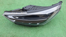 Laden Sie das Bild in den Galerie-Viewer, Frontscheinwerfer Hyundai I30 III 92101-G4600 LED Links Scheinwerfer Headlight