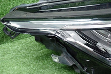 Laden Sie das Bild in den Galerie-Viewer, Frontscheinwerfer VW Golf VIII 90150891 5H1941006 Rechts Scheinwerfer Headlight SCH9187274056lf