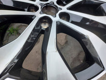 Laden Sie das Bild in den Galerie-Viewer, 1x Alufelge 17 Zoll 7.0&quot; 5x114.3 43ET Glanz Schwarz 403000483 Renault Kangoo