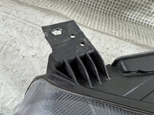 Laden Sie das Bild in den Galerie-Viewer, Frontscheinwerfer Ford Focus JX7B-13E015-CE Links Scheinwerfer Headlight SCH4119440623kv