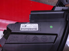 Laden Sie das Bild in den Galerie-Viewer, Frontscheinwerfer Opel Zafira 9832836480-00 Ein Stück (Rechts oder Links)