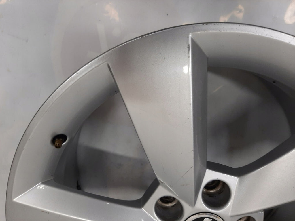 1x Alufelge 17 Zoll 7.0" 5x100 46ET Glanz Silber 5JA601025 Skoda Fabia Rapid
