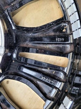 Load image into Gallery viewer, 1x Alufelge 17 Zoll 7.5" 5x112 40ET A2134015100 Mercedes-Benz W213 Rim Wheel FEL8501349969sb