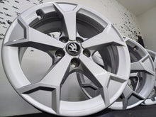Laden Sie das Bild in den Galerie-Viewer, 4x Alufelge 17 Zoll 6.5" 5x112 38ET Silber Audi A3 Superb I Octavia Kodiaq FEL3794052618yo