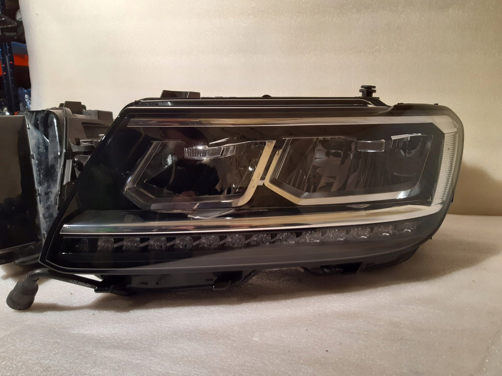 Frontscheinwerfer VW Tiguan 5NB941035B Ein Stück (Rechts oder Links) Headlight