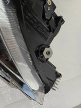 Laden Sie das Bild in den Galerie-Viewer, Frontscheinwerfer Seat Ibiza I 6F1941007B LED Ein Stück (Rechts oder Links) SCH5354605426al
