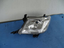 Load image into Gallery viewer, Frontscheinwerfer Toyota Hilux VII Links Scheinwerfer Headlight SCH7249395067dy