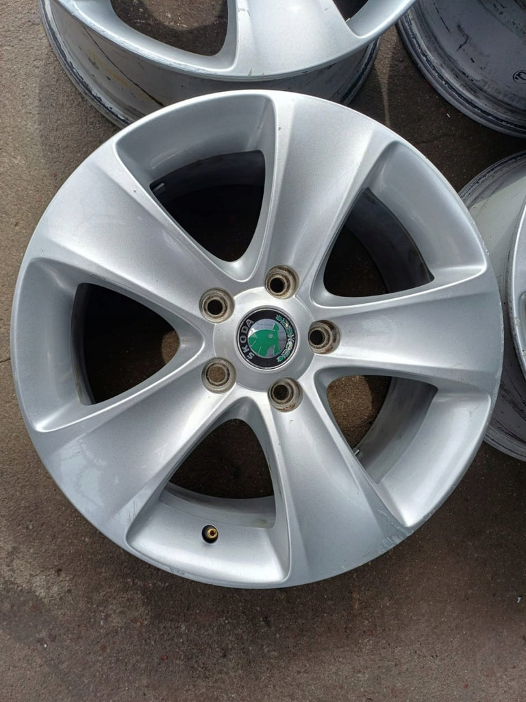 4x Alufelge 16 Zoll 7.0" 5x112 45ET 5T0601025N Skoda Yeti Rim Wheel FEL5433762081nb