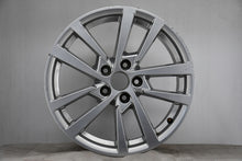 Load image into Gallery viewer, 1x Alufelge 17 Zoll 7.5&quot; 5x112 51ET Glanz Silber 8V0601025CS Audi Rim Wheel