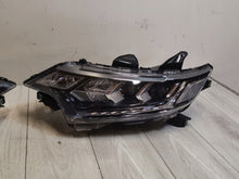 Laden Sie das Bild in den Galerie-Viewer, Frontscheinwerfer Mitsubishi Outlander III Full LED Rechts oder Links SCH8138158813cz