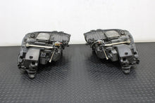 Laden Sie das Bild in den Galerie-Viewer, Frontscheinwerfer Mercedes-Benz W213 A2139067806 LED Rechts oder Links SCH8990701299og