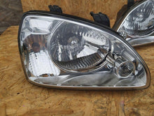 Laden Sie das Bild in den Galerie-Viewer, Frontscheinwerfer Kia Carens 0K2FA51020L Ein Stück (Rechts oder Links) Headlight SCH7109550387hj