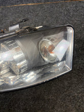 Laden Sie das Bild in den Galerie-Viewer, Frontscheinwerfer Audi A4 B6 Links Scheinwerfer Headlight SCH4018751858eb