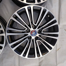 Laden Sie das Bild in den Galerie-Viewer, 4x Alufelge 18 Zoll 8.0" 5x112 30ET Glanz Schwarz 6863420 BMW 5 G31 G30 Mg FEL9768946013vw