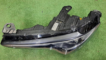 Laden Sie das Bild in den Galerie-Viewer, Frontscheinwerfer Alfa Romeo Stelvio 50559300 Xenon Links Scheinwerfer Headlight SCH5616044792et
