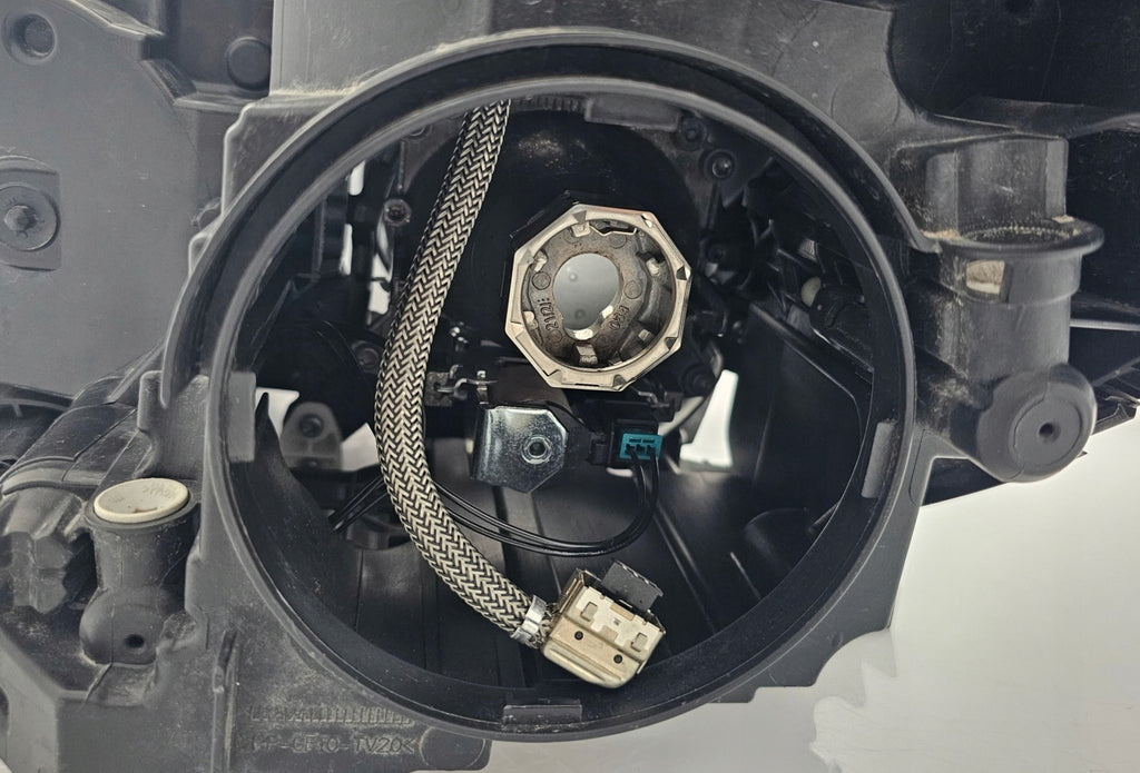 Frontscheinwerfer Mercedes-Benz W246 Bi-Xenon Rechts Scheinwerfer Headlight SCH9040653334ot