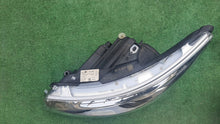 Laden Sie das Bild in den Galerie-Viewer, Frontscheinwerfer Mercedes-Benz Vito W447 A44790697 Full LED Links Headlight SCH1727107604lo