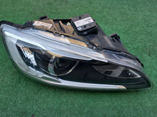 Load image into Gallery viewer, Frontscheinwerfer Volvo S60 V60 31420262 Bi-Xenon Rechts Scheinwerfer Headlight SCH8847830080gv