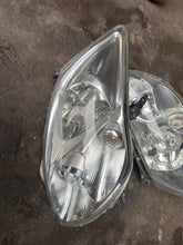 Laden Sie das Bild in den Galerie-Viewer, Frontscheinwerfer Toyota Auris Ein Satz Scheinwerfer Headlight SCH3694253557yj