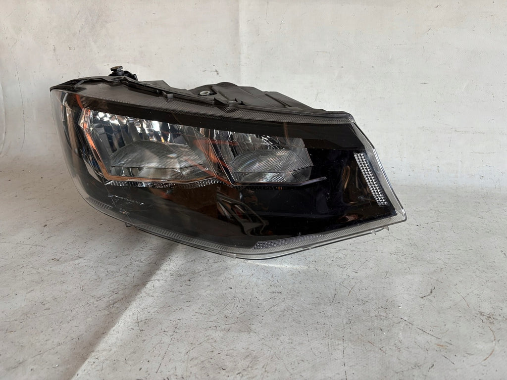 Frontscheinwerfer VW Caddy 2K8941006D 2K8941005B Ein Stück (Rechts oder Links) SCH6704845334cb