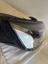 Load image into Gallery viewer, Frontscheinwerfer Audi A4 8W0941012 Rechts Scheinwerfer Headlight SCH9208269691iz