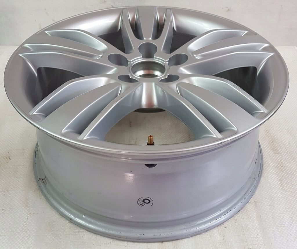 1x Alufelge 17 Zoll 6.5" 5x112 33ET 8U0601025P Audi Q3 Rim Wheel