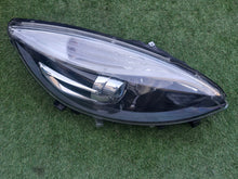 Load image into Gallery viewer, Frontscheinwerfer Renault Scenic 260106928R Rechts Scheinwerfer Headlight SCH6875834702tq