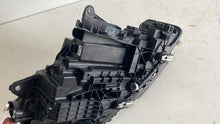 Laden Sie das Bild in den Galerie-Viewer, Frontscheinwerfer BMW U06 5A42247-04 LED Links Scheinwerfer Headlight SCH7857781585ol