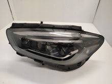 Laden Sie das Bild in den Galerie-Viewer, Frontscheinwerfer Mercedes-Benz W247 A2479061903 Ein Stück (Rechts oder Links) SCH4921889372ez