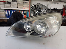 Load image into Gallery viewer, Frontscheinwerfer Volvo V60 S60 31299994 Links Scheinwerfer Headlight SCH3223476300tl
