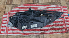Laden Sie das Bild in den Galerie-Viewer, Frontscheinwerfer Seat Leon 5F1941774A Rechts Scheinwerfer Headlight SCH9272879893lx