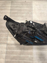 Load image into Gallery viewer, Frontscheinwerfer Ford Focus JX7B13E017AF Links Scheinwerfer Headlight SCH6887798381ch