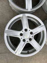 Laden Sie das Bild in den Galerie-Viewer, 4x Alufelge 16 Zoll 6.0" 5x112 46ET Glanz Silber Seat Rim Wheel FEL6171375547jg