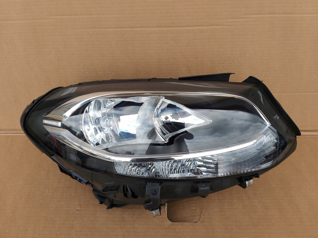 Frontscheinwerfer Mercedes-Benz W246 A2468205461 Halogen Rechts Headlight