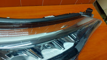 Laden Sie das Bild in den Galerie-Viewer, Frontscheinwerfer Toyota Chr C-Hr 81110-F4180 LED Rechts Scheinwerfer Headlight SCH3214389340px