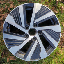Load image into Gallery viewer, 1x Alufelge 16 Zoll 7.0" 5x112 48ET Glanz Silber 5H0601025A VW Golf Viii FEL6203755283pj