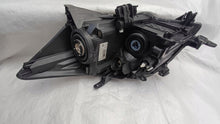Load image into Gallery viewer, Frontscheinwerfer Toyota Auris 81110-02470 Ein Stück (Rechts oder Links) SCH4579341735yi