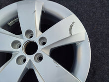 Load image into Gallery viewer, 1x Alufelge 15 Zoll 6.0" 5x100 38ET Glanz Silber 6V0601025A Skoda Fabia Iii FEL1790848595dc