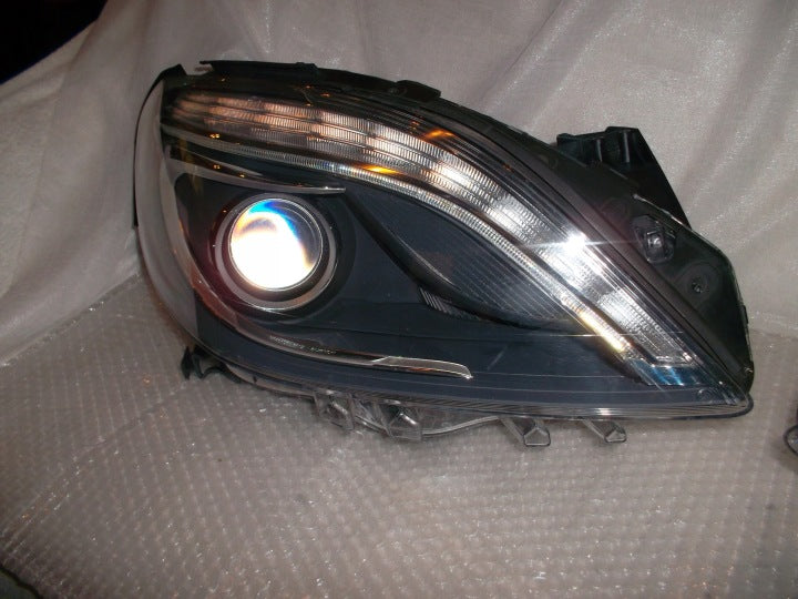 Frontscheinwerfer Mercedes-Benz W246 A2468201661 A2468201561 Xenon Ein Satz SCH6062824472wd