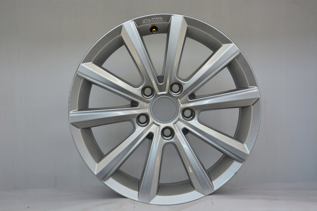 1x Alufelge 16 Zoll 6.5" 5x112 42ET Glanz Silber 3G0071496B Vw Rim Wheel