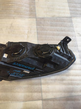 Laden Sie das Bild in den Galerie-Viewer, Frontscheinwerfer Ford Focus JX7B13W030CE Links Scheinwerfer Headlight SCH8949547323ge