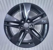 Laden Sie das Bild in den Galerie-Viewer, 1x Alufelge 17 Zoll 6.5&quot; 5x112 41ET Glanz Schwarz 3V0601025BG Skoda Superb Iii