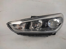 Laden Sie das Bild in den Galerie-Viewer, Frontscheinwerfer Hyundai I30 III 92101-G4020 Ein Stück (Rechts oder Links)