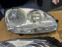 Laden Sie das Bild in den Galerie-Viewer, Frontscheinwerfer VW Golf V 1K6941006N Ein Satz Scheinwerfer Headlight SCH2557541437fg