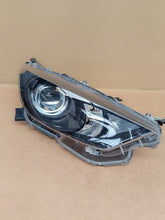 Load image into Gallery viewer, Frontscheinwerfer Toyota Yaris Rechts Scheinwerfer Headlight