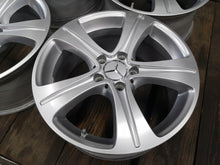 Load image into Gallery viewer, 4x Alufelge 17 Zoll 7.5&quot; 5x112 40ET Glanz Silber A2134011200 Mercedes-Benz W213