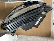 Laden Sie das Bild in den Galerie-Viewer, Frontscheinwerfer Mercedes-Benz Glc A2539065701 LED Rechts oder Links SCH9147795832fa