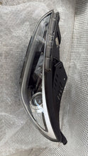 Load image into Gallery viewer, Frontscheinwerfer Hyundai I30 HI3017 Links Scheinwerfer Headlight SCH6679653431jr